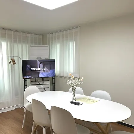 Artravel Hongdae Apartment