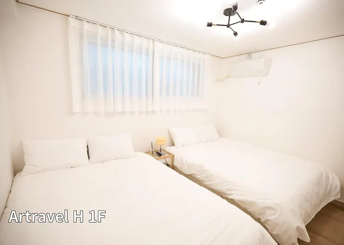 Artravel Hongdae *