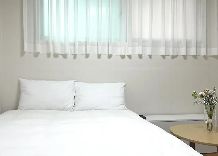 Апартаменты Artravel Hongdae *