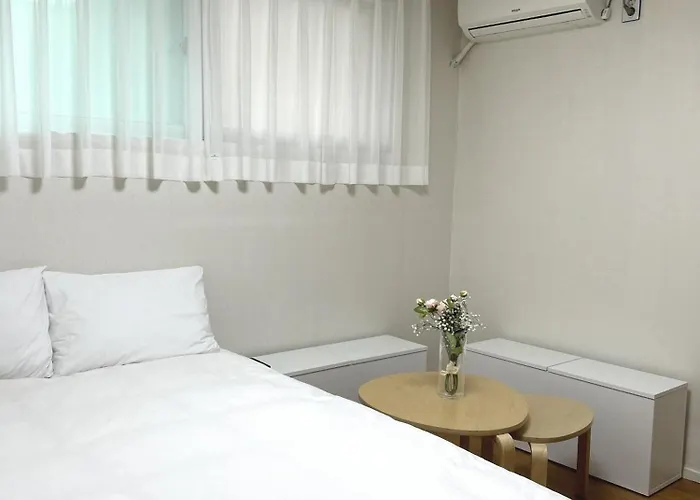 Апартаменты Artravel Hongdae Сеул