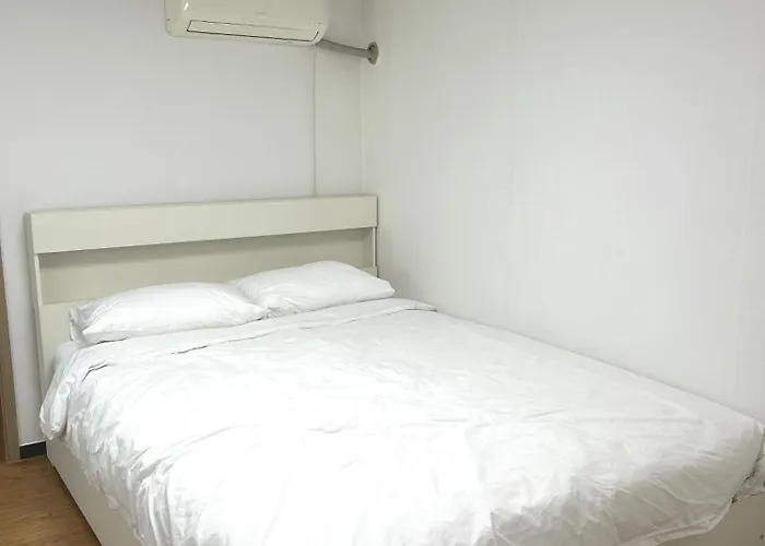 Artravel Hongdae Апартаменты *